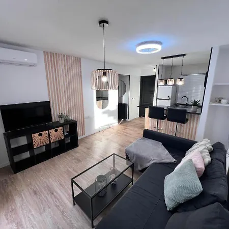 Apartmán With Terrace And Pools In